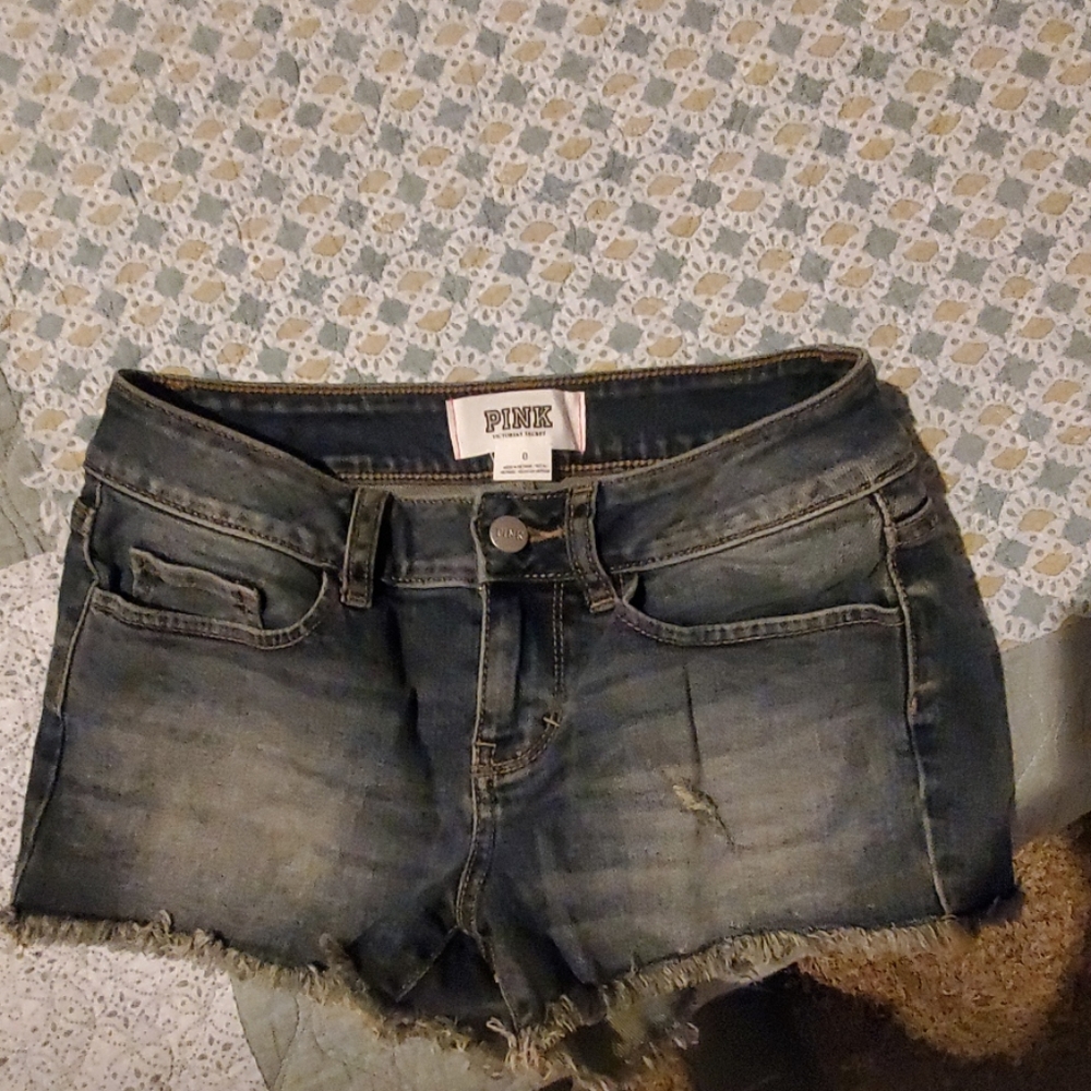Denim shorts - Picture 2 of 3